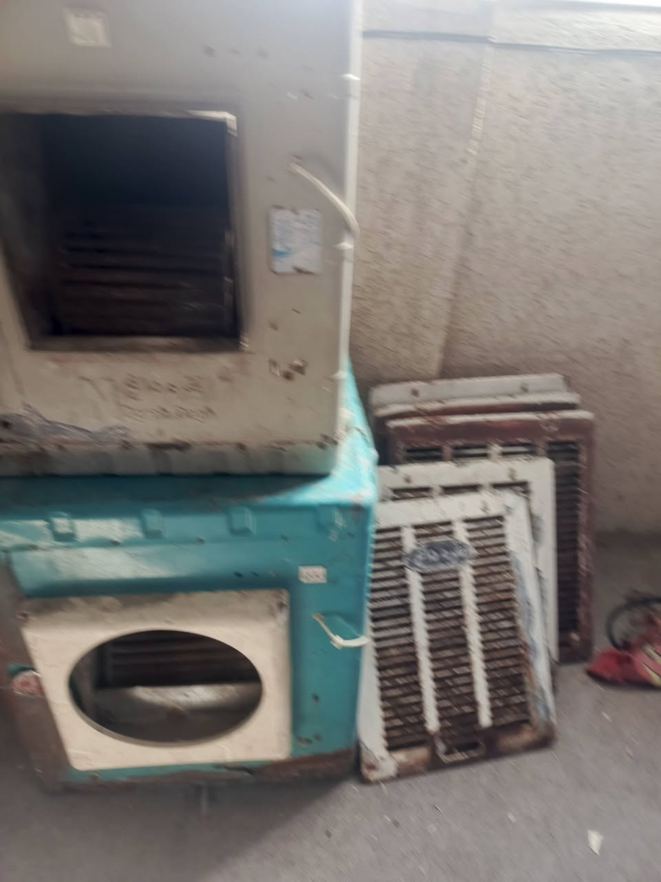 السلام عليكم مبردات شغلات كاملات ثنيهن للبيع كربلاء
