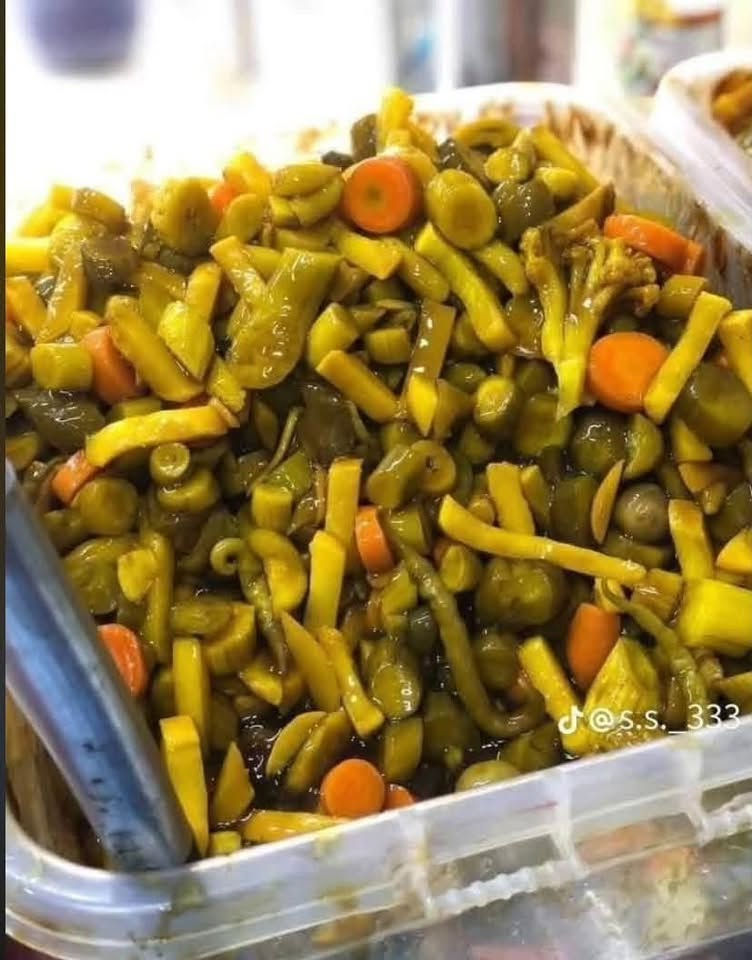 سلام عليكم اني صاحب تكتك وحبيت اسوي هذا المشروع الن اكو هواي عالم محتاجه هذا الشي الي ميكدر يروح السوك توصيل الباب بيتك اي شي تحتاج خابرني اني اوصله الك الباب للبيت اي شي عندك كروه او روحه منا منا شنو الي تحتاجونه من خبز صمون مسواك دجاج ذبح سمج طرشي مي ارو كلشي تريد اطلبه واني اوفره الكم واني خادم هذا رقم تليفوني وبي واتساب ***********
