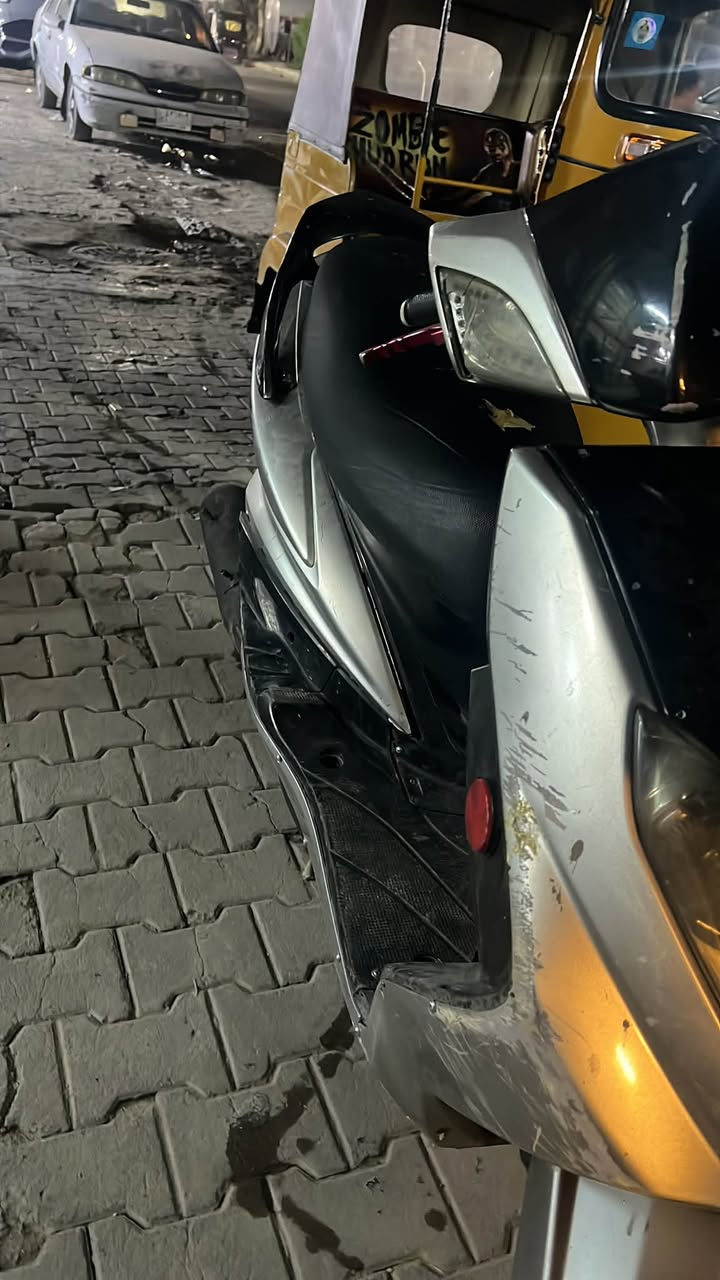 سكنس فحل • كوري • ما مفتوح