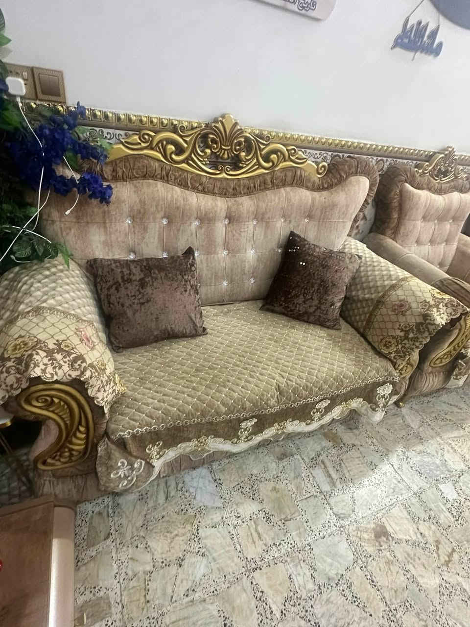 تخم قنفات ملكي عنوان بغداد مدينة الصدر 
للستفسار  ***********

