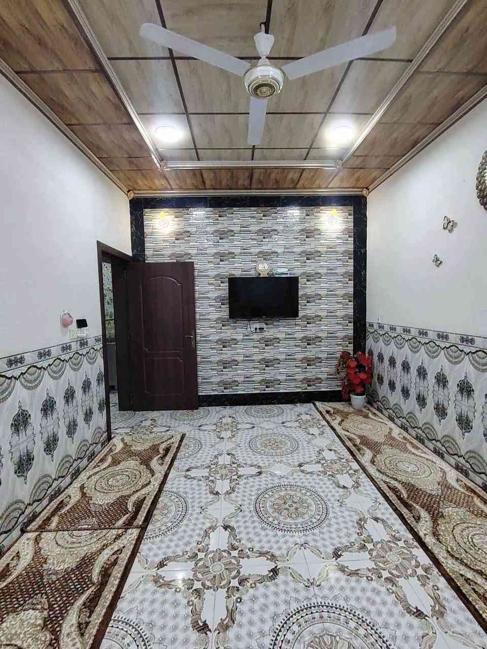 دار للبيع 100متر الواجهه 5متر طابق ونص درج داخلي 
طابو  صرف الموقع : حي العسكري منطقة ال 77 
قرب مدرسه الشهامه
السعر80 بيه مجال *********** ☎️
