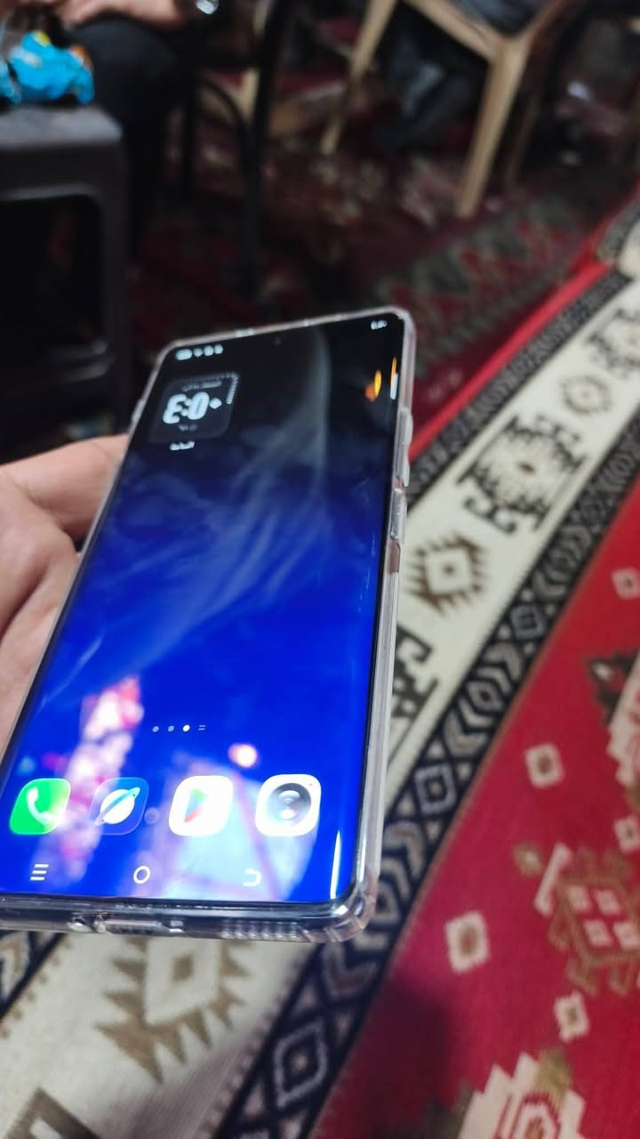 Tecno Camon 40 برو 5G 🔥💥
2 Sim
رام 12+12 ذاكره 256
نظافه فول بس كاميرا أمامي ماتشتغل
فيديو 8K 💥
سعر 265 الف قفل 
*********** دهوك
