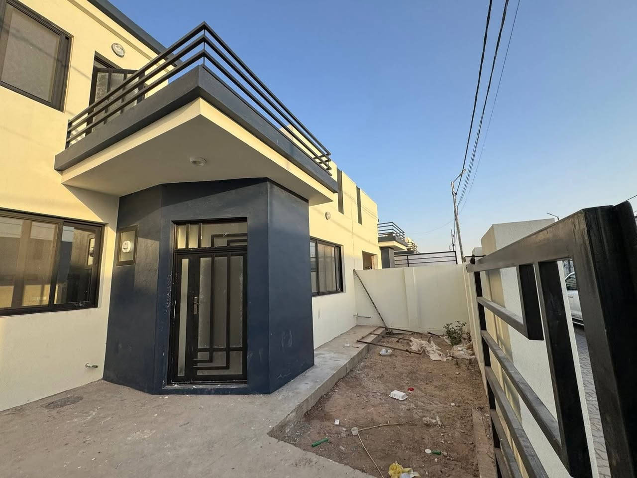 🚨 تطلوعة رمزية جداً ❗️❗️
فرصة ذهبية داخل مجمع النخيل السكني
❗️❗️ هذا العرض نادر
🏡 دار للبيع
📐 مساحة الدار: 200 متر
📍 بلوك 14 – مرحله ثالثه
💰 الواصل: 55 مليون فقط
🔥 سعر مغري وفرصة نادرة للسكن 

✅ موقع ممتاز داخل المجمع
✅ مناسبة للعائلة والاستثمار المستقبلي

#اكتب_تم_توصلك_تفاصيل

📞 للاستفسار***********
https://wa.me/message/AFLBDJBF3WQXH1
