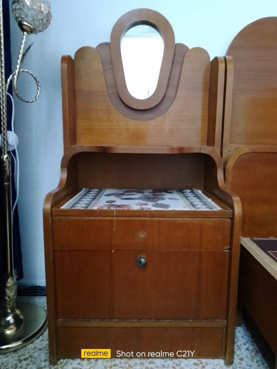 غرفه للبيع خمس أبواب داخل خارج صاج السعر 300 وبيها مجال استفسار ***********

نص مكتوب في الصور:
- realme Shot on realme C21Y