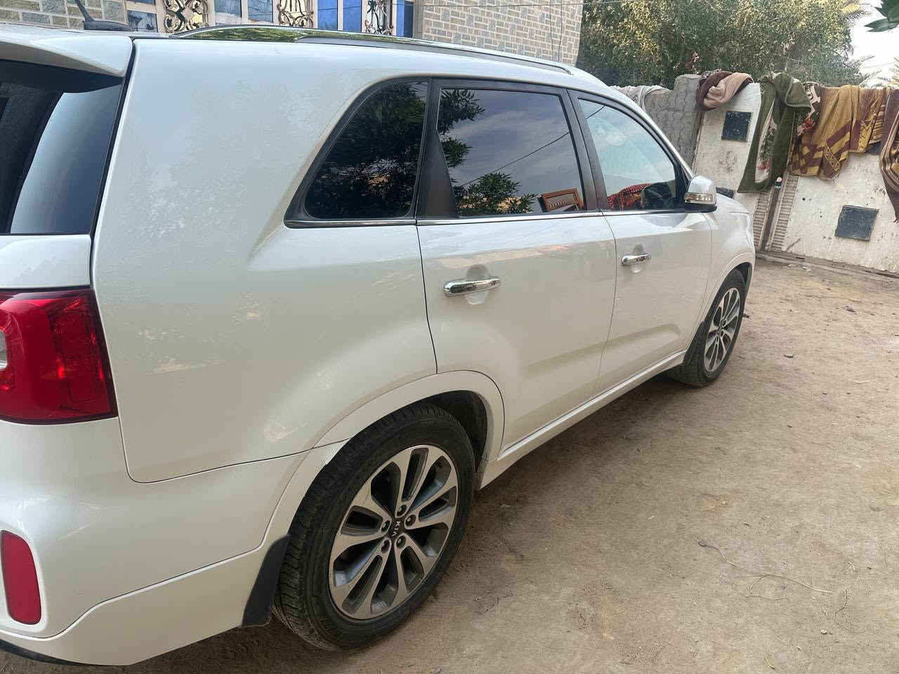 سورنتو ٢٠١٥ فول مواصفات تبريد ٣ قطع بانوراما كشنات كهربائيه فتحه بل قماره حداديه جاهزه فول مواصفات السياره قاصرين السعر ٩٠ بيع مستعجل‏‪***********‬‏ مكان ديوانيه
