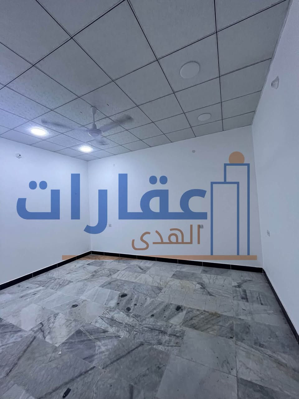 بيت ارضي للإيجار في الحكيمية الرديني
مساحة البيت 140 متر 
يتكون من (غرفتين منام - صالة - استقبال للضيوف - مطبخ - صحيات وحمام - منور وبالاضافة الى طارمة صغيرة )

سعر الايجار 650 الف شامل اجور الماء والكهرباء للتواصل ☎️ 
***********
