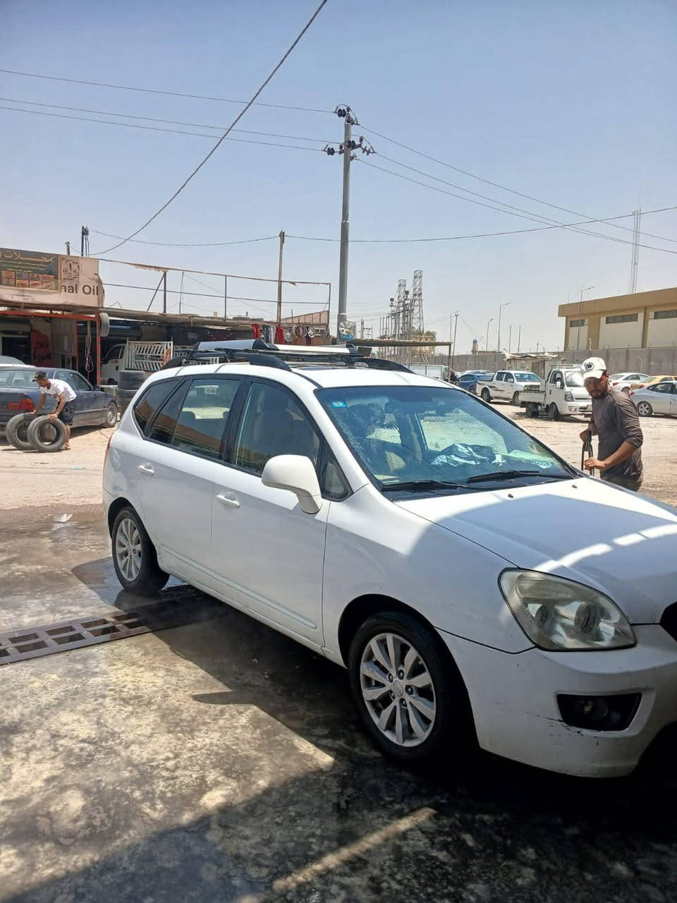 كيا كارنز ٢٠١٠ خليجي محرك ٢٠٠٠ فتحه بالسقف
باسمي شرط التحويل 
كير شرط بلادي 
محرك شرط بلادي 
تخم تاير 
ضررها قطعه وحده بدون دواخل  شبرين جاملغ خلفي جهه السابق
 
سنويه2030 الاتصال ***********
السعر 106 بيه مجال
