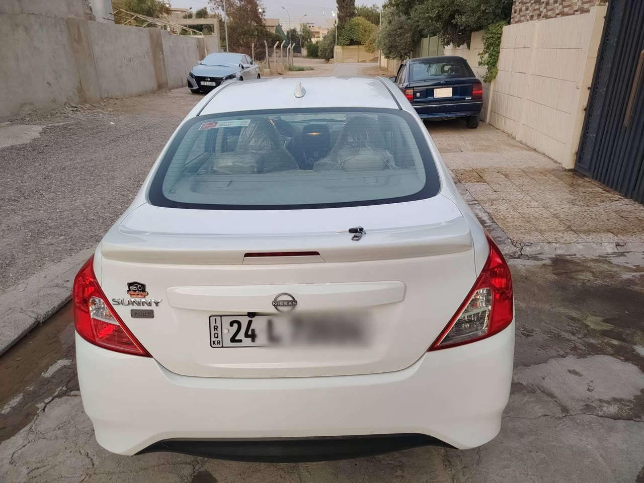 سلام عليكم نيسان صني موديل 2024 ماشيه 10 KM بلا صبغ بيها بارد فقط جوه الباب شبر السياره جديده حيل   مكان موصل حي الصحه وسنويه 2030 تبريد ثلج🧊 كامله ماتصرف عليها ربع السعر 123 بيها مجال قليل رقم الهاتف ***********

