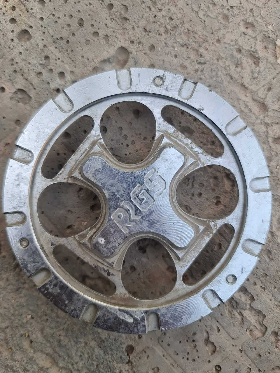 للبيع قم واخذ رقمي ***********
