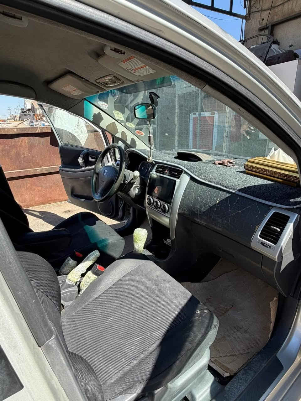 🚘 **ليانا 2006 **
السيارة جاهزة وتشتغل بدون أي نقص، ومواصفاتها حلوة:

✅ مكينة 2300

✅ المكينه والكير مكفولات

✅ مكفولة من الصبغ والحادث

✅ جميع الكهربائيات شغالة

✅ لايتات زنون

✅ سستم كامرات + داش كام

✅ شاشة البلاد مالتها

💰 السعر 55 ورقة وبيها مجال

📍 البصرة

**السيارة جاهزة وبس جماعة السازوكي يعرفون قيمتها **

***********
