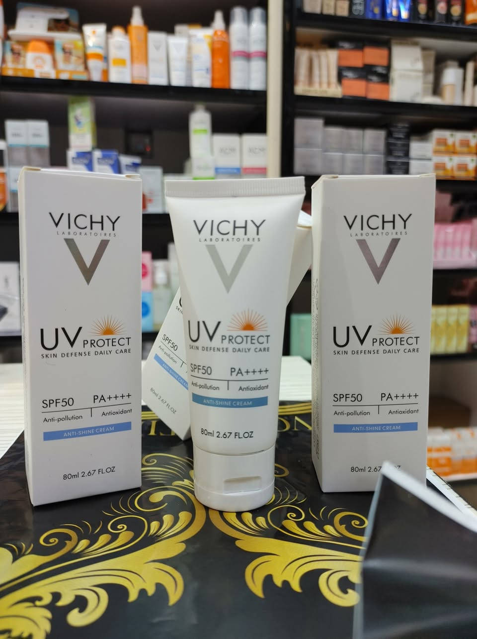 🌟 درع بشرتك اليومي من VICHY متوفر الآن لدى أوركيد بيوتي!

واقي شمس من فيشي، احمي بشرتك من الشمس، التلوث، والجذور الحرة بتركيبة واحدة خفيفة وغير دهنية.

✨ مميزات المنتج:
🔹 SPF 50 + PA++++ – أعلى مستوى حماية من الأشعة فوق البنفسجية.
🔹 مضاد للتلوث – يحمي بشرتك من الجزيئات الضارة في الهواء.
🔹 مضاد للأكسدة – يمنع ظهور البقع ويؤخر علامات الشيخوخة.
🔹 مضاد لللمعان (Anti-Shine) – يدوم مطفياً طوال اليوم، مثالي للبشرة الدهنية والمختلطة.
🔹 تركيبة اقتصادية 80 ممل.

🛒 احصل عليه الآن حصرياً من:
🏬 أوركيد بيوتي – مجمع النوري، داخل القيصرية، شارع الكماليات (قرب بيت عدنان).

📞 للطلب والحجز:
📍 مراسلة الصفحة مباشرة.
📍 أو واتساب: ***********

لا تترددي، احمي بشرتك اليوم واستعدي لإطلالة مشرقة وصحية! 💛
