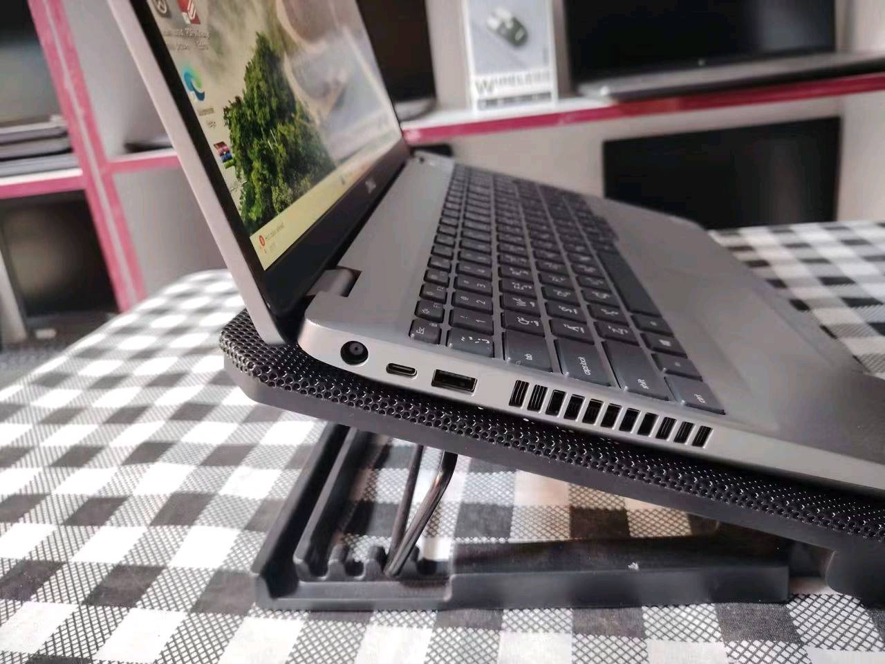 جهاز مرتب وقوي بمعالج  Core i5 جيل 10 — 💰وبسعر 560 الف فقط🔥

💻 Dell Precision 3551
⚡ Core i5 | الجيل 10
🧠 16GB DDR4 | قابل للتطوير
💾 256GB SSD M.2 | قابل للتطوير
🖥️ 15.6 fhd
✨Nvidia Quadro P620 4 gb | كرت خارجي 
✨Intel Graphics 8 GB | كرت داخلي   مدمج 

✅ يفيد للدراسة، البرمجة، الأوفيس،المهندسين
🚕التوصيل مجاني لجميع المحافظات
🎁ملحقاته: 
🔌شاحنة اصلية
🖱ماوس
💼حقيبة
📩 التواصل واتساب :***********