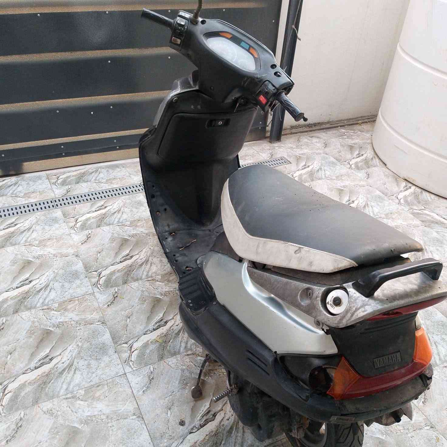 السلام عليكم دراجه فراشه فضائي مكينه بيهه دخانه بس  مكينتهه ناعمه شلعه ومعدل حلوه كابريتر جديد السعر 160 بعقوبه التحرير ***********
