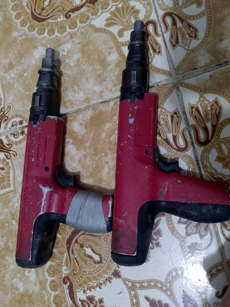 السلام عليكم توفر الكبان اليزري الاصلي لون احمر ‏‪***********‬‏
