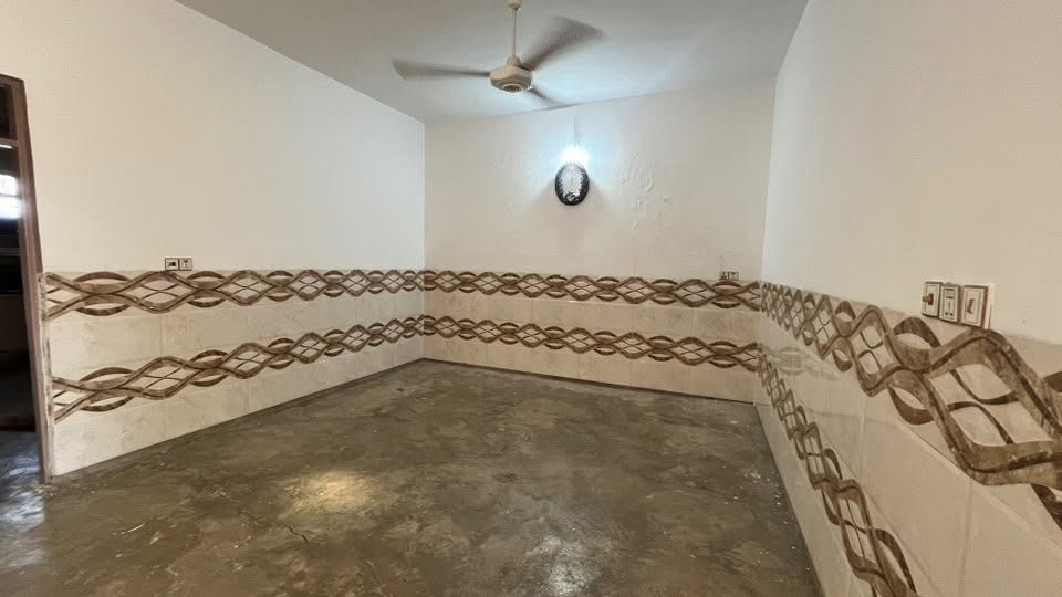 سلام عليكم بيت للبيع حي دجله قرب بوابة الشام مساحه 300متر بيت كامل ميعوزو اي شي كاشي سيرامك سقف ثنوي بيت كامل مكمل مي كهرب تبليط )))(((السعر 50بي مجال ))))(رقم)(***********)))
