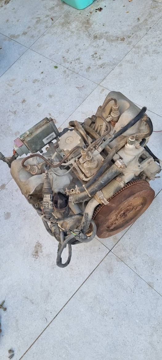 مكينه V2 كاز
تبريد ماء 
تشغيل سلف
مكينه حاويه جايه ويه مكاين زوارق
كلش نضيفه من داخل
اخذتها قبل فتره ردت اسويها مولد وتركتها 
للعلم من اخذتها لليوم ما مشغلها
ابيعها ع حطتها
مكاني بالكرمه 
سعر 300 الف 
***********
