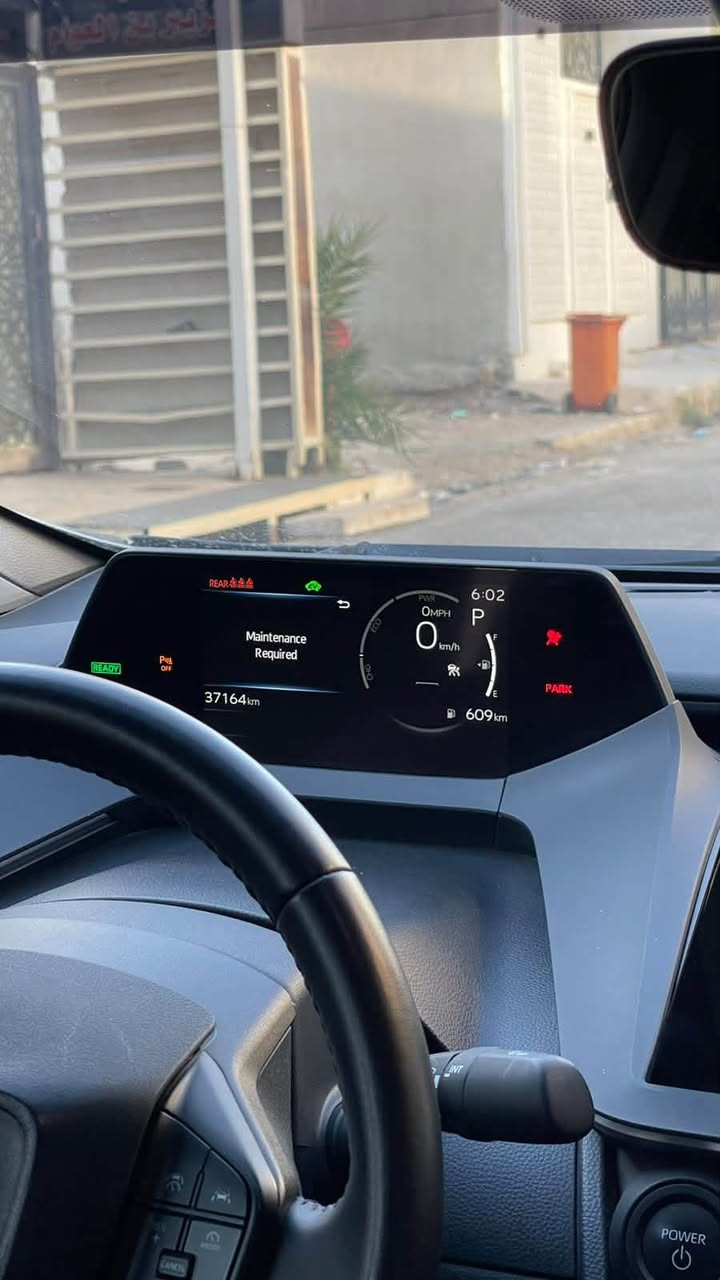 Toyota Prius
تويوتا بريوس 2024LE
اكثر سياره اقتصاديه ماخذه المرتبه الاوله اسال وبحث وراح تشوف 
السياره بيها قطعه تبديل جامرلغ السكن وبيها شويه بارد بصفحة البونيد من جهت نفس الجامرلغ
البلقي مكفول بدون دواخل شاصي مكفول 
مواصفاتها معروفه ابحث ع يوتوب او تيكتوك عن بريوس يطلعلك تقرير كامل بيها هواي مواصفات 
رقم كركوك باسمي تحويل ثاني يوم سنوية جديده رقم جديد صور الحادث بالمنشور مكان السياره كركوك 
سعر 157وبيها مجال حك الجية والمعامله باليرضي الله 

رقم الموبايل 
***********
