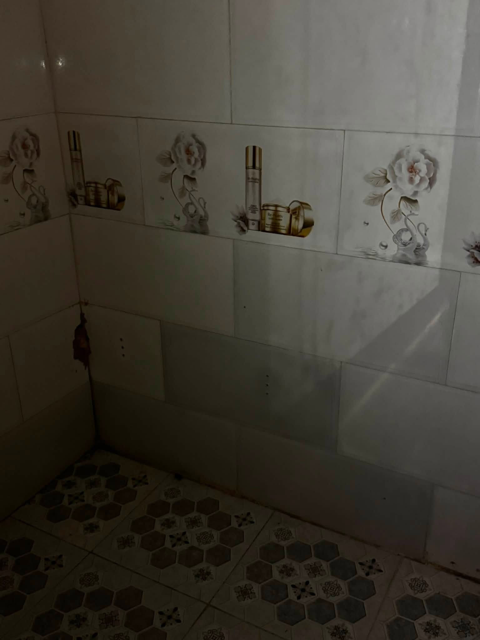 بيت للإيجار • الجمهوري مقابل جامع الحكيم • ٣ غرف