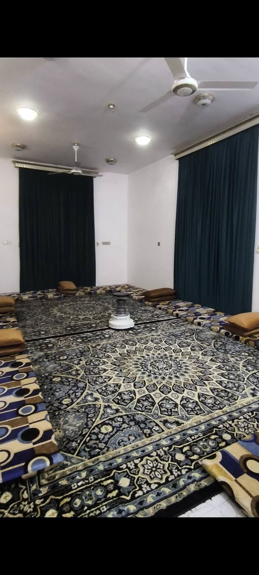 بيت للبيع في منطقة السوره شارع 100 طابو زراعي
مساحة الارض 385 ومساحة البناء 220 

بناء طابوق حديث بسنة 2018  

الطابق الاول بي غرفتين نوم كبار واستقبال وهول وصاله جبيره ومطبخ حار وبارد وحمام 

والطابق الفوك بي غرفة نوم وحمام وبيتونه

للأستفسار عن السعر  راسلني خاص او اتصل على هذا رقم  

***********
