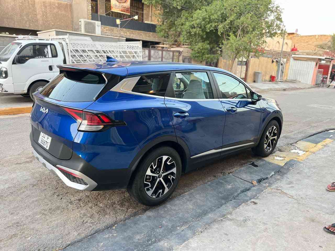 سبورتج وارد امريكي 24
ماشيه 32 ميل حادث تبديل بنيد فقط ولبنيد مالهه موجود يصلح ترجع السياره بدون تبديل اي شي 
كشنات جلد تدفئه كشنات وباقي المواصفات معروفه 
مكانه بغداد العبيدي 
السعر 190 ع وضع امريكا السياره 
***********

