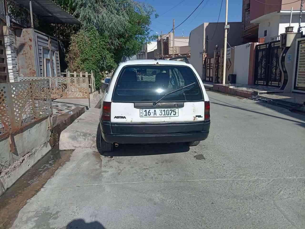 السلام عليكم
استرا ستيشن موديل 92 ابيض للبيع نظيفة
حجم 16 

طخم تايرات جديد

حدادية جديدة

هزة جديدة

دوشمة جديدة

كهربائيات شغالة

سنوية عظم رقم دولي 

سيارة جاهزة بسمي اني الشرعي

تحويل ثاني يوم شرط

السعر 39 ورقة وبيها مجال بسيط

تواصل ***********
