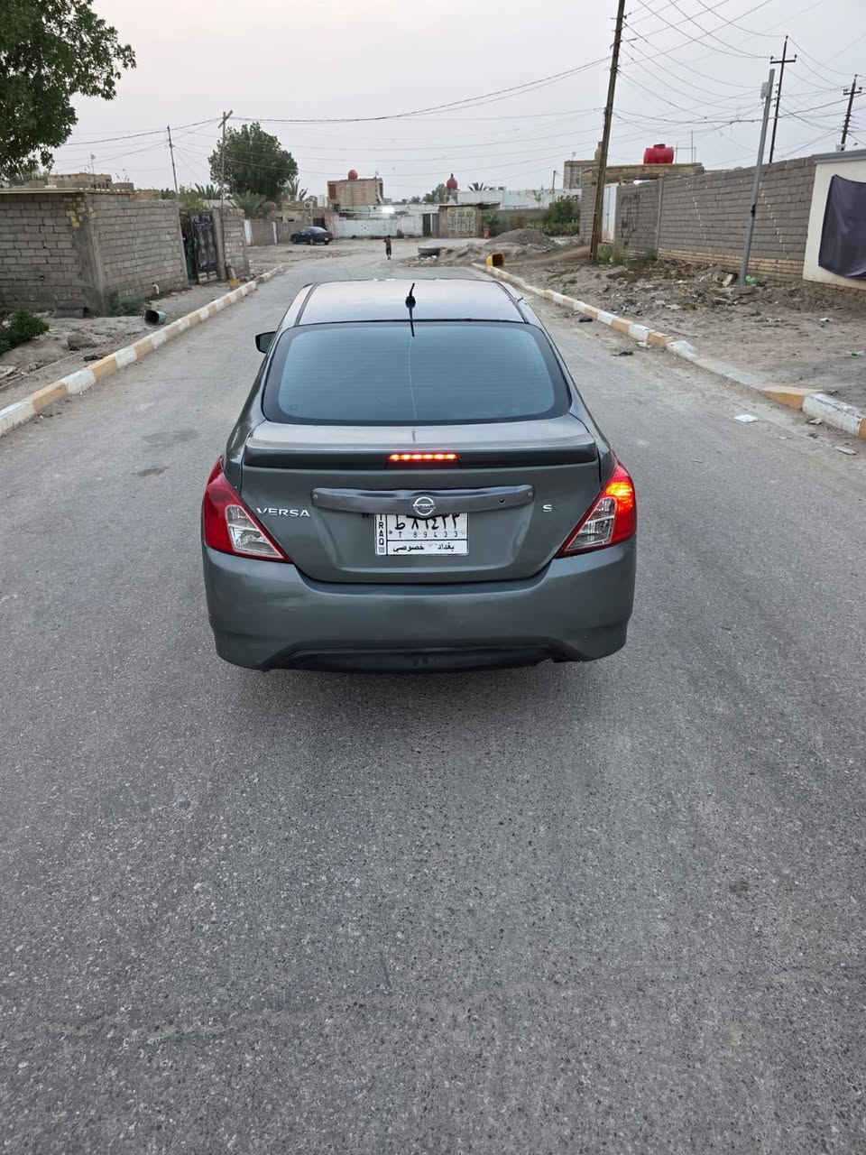 سلام عليكم نيسان فيرسه مديل 2018 رقم بغداد مشروع وطني تحويل سياره عله وضع لشركه ما مشيه شي قليل سياره جاهزه مكينه وكير كفاله منضومه تبريد جديده ليت زنون تخم تاير جديد حداديه جديد با تري جديد  كهربيات كله شغاله شاشه كمره دواره رقم *********** السعر 63 ورقه المكان نا صريه سوق الشيوخ
