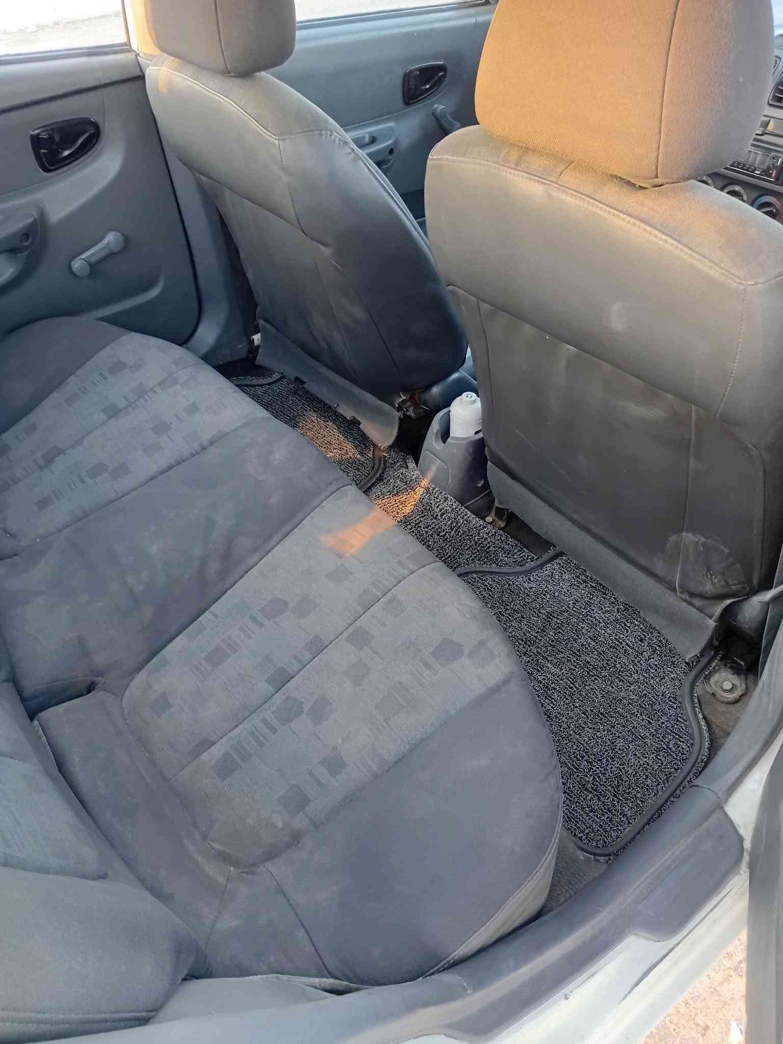 على بركة الله للبيع  هونداي اكسنت ٢٠٠٤ رقم بغداد كير عادي بأسمي سنويه ل ٣١ سياره نظيفه غرفتها حلوه كير محرك كفاله تبريد سعرها ٥٣ وبيه مجال مكانها بعقوبه اتصال فقط ما اجاوب على التعليق  ***********
