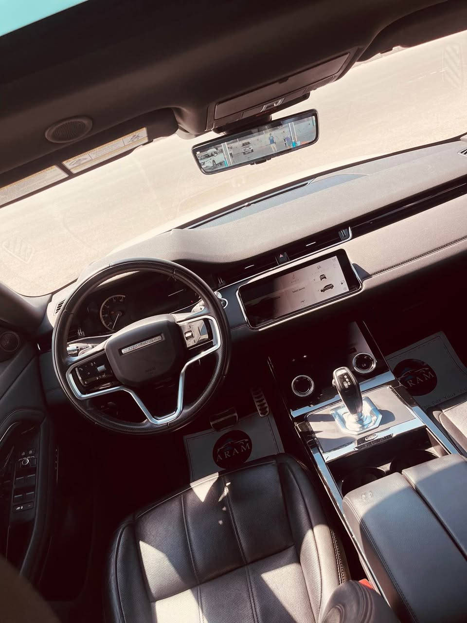 Land Rover Evoque R-Daynamic se 
سيارة فول فول فول مواصفات 
بدون صبوغ بدون ايرباك بدون دواخل ٪؜١٠٠
فقط باب سايق مبدل بيلادي 
مكان صغير قلم كاري 
باقي دعامي لدعامي شرط 
سعر اتصل : ***********-*********** 
اربيل أربيل, العراق
