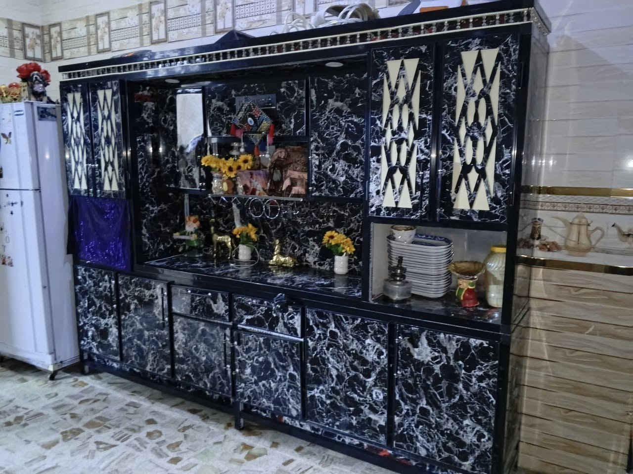 كاونتر نظيف للبيع طول ماله ثلاثه مترات شراي تخابرني على هذا الرقم *********** والسعر في مجال جدا بسيط 1150
