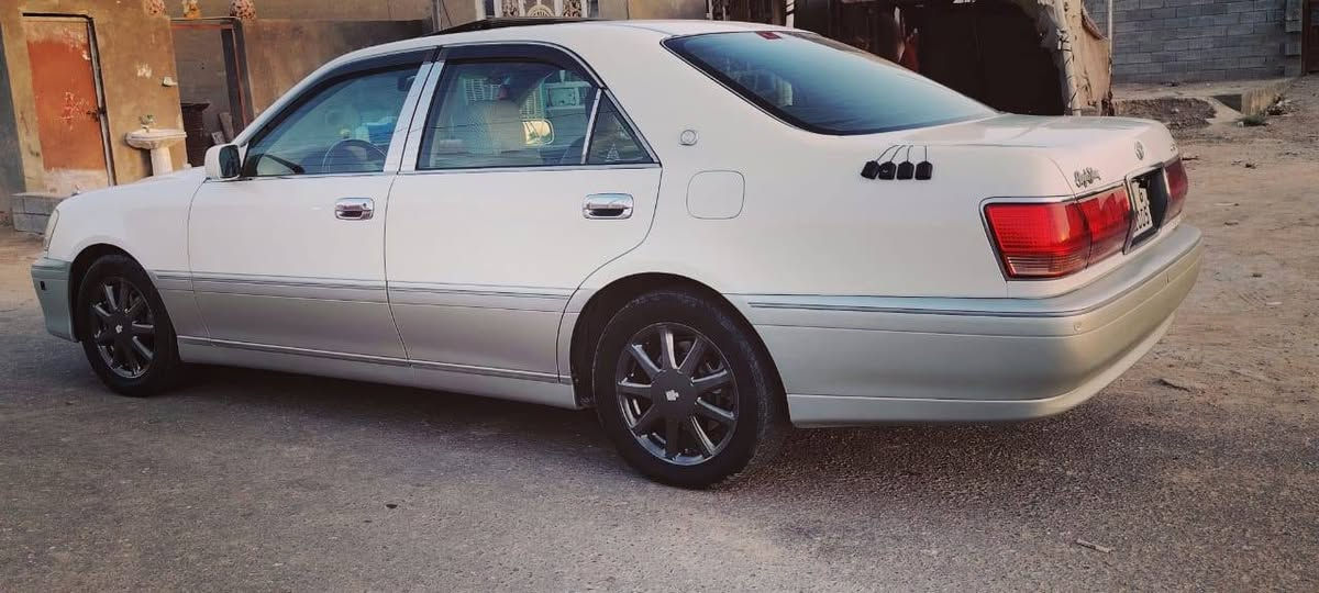 سلام عليكم ملكه موديل 2001البيع اوصولي مداور ثاني يوم رقم نكليزي سياره جاهزه وحلوه ديفور الكبير فول موصفات شاصي 75 سياره جاهزه مكفوله من كص ونقل جثه سياره حلوه وجاهزه مكاني ديوانيه مكلف بلنشر ***********
