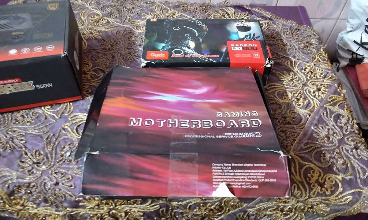 السلام عليكم للبيع كارت شاشه RX580 8  كيكه كارتونه موجوده هارد واحد تيره ثاني واحد تيره HHD رامات ddr4 8 كيكه رامات ddr3 عندي 16 كيه 4 +4 كيكه 2+2+2 كيكه بورسبلايل 550 واط مكاني بغداد الزعفرانيه رقمي *********** عندي بورد معالج رايزن شاشه ٦٠ فريم دقته 1080 سعر قيم سعر شتريه
