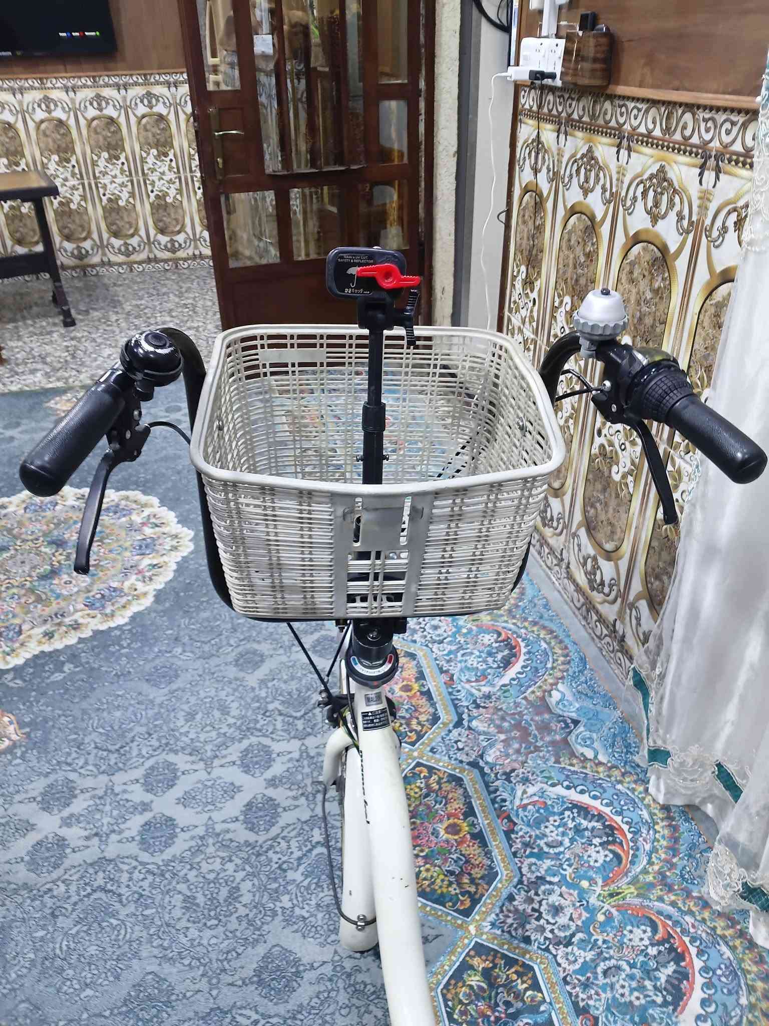 السلام عليكم تكسي حجم ٢٠ تاير ابو الخط الابيض نظيف جدا بغداد علي الصالح مقابل مرور الطوبجي السعر ٢٥٠ ومجاله جدا بسيط . ***********
