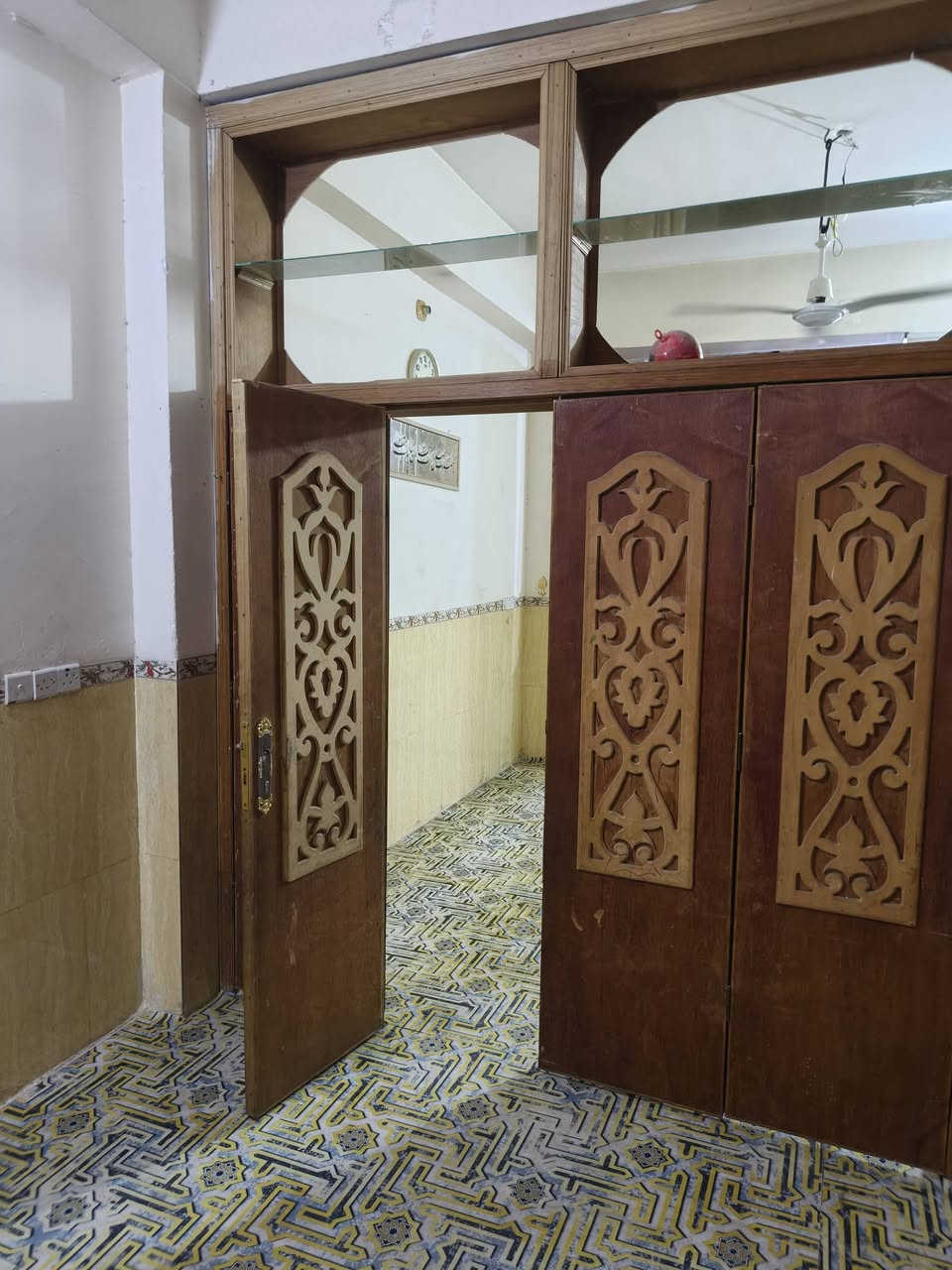 شقة موثثة ٧٥م داخل المدينة باب الخان بالقرب من جامع الصادق ع للمعلومات الاتصال على الرقم ***********
