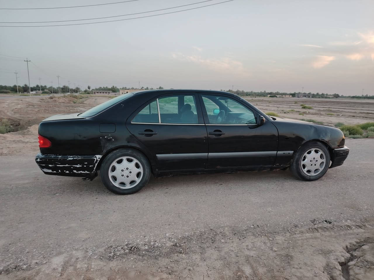 ام عيون موديل 1996
4سلندر كير عادي كير ومكينه خير من الله
السعر 32 مكانه السماوه 
***********
