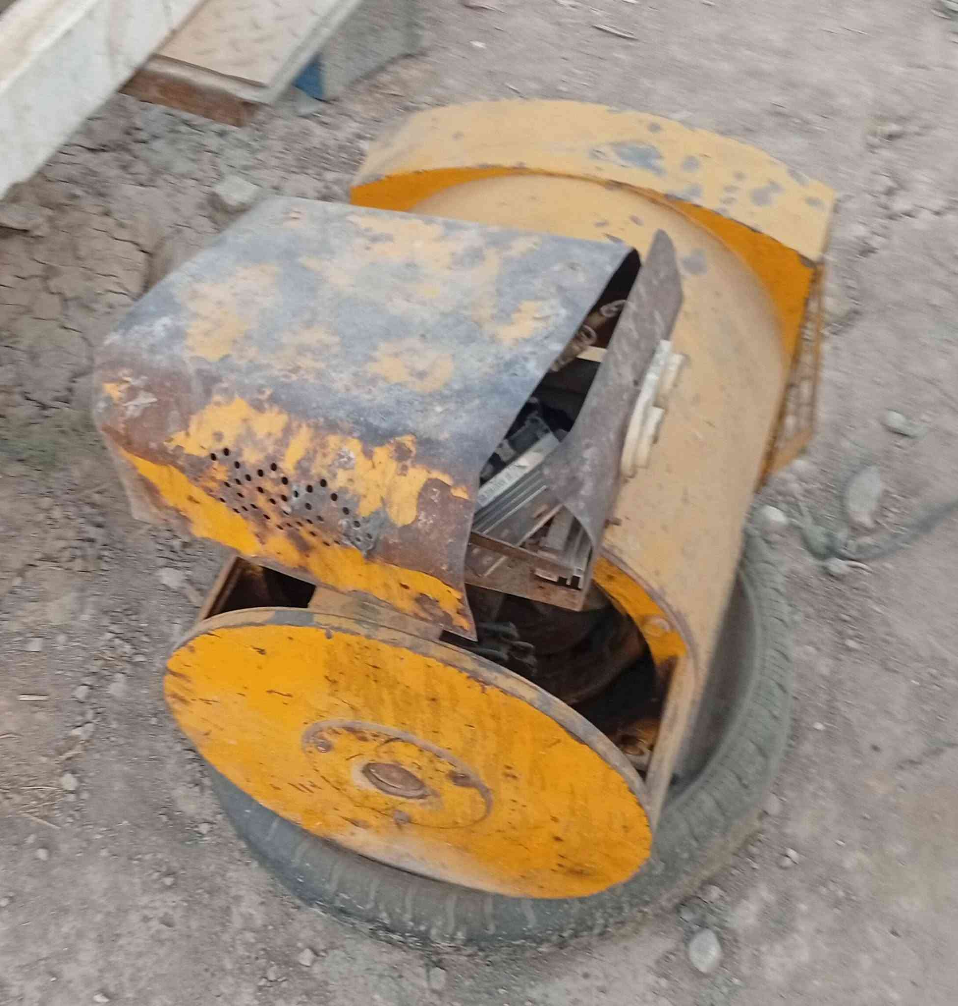 السلام عليكم مولد هندي سبعة ونص كيفي مع دينمو 15كيفي اللبيع المكان الصويرة لاستفسار اتصل ***********
