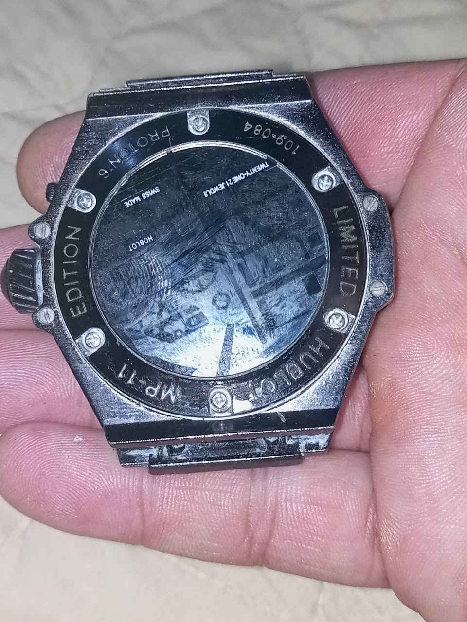 هابلوت • كاربون • بدون سير