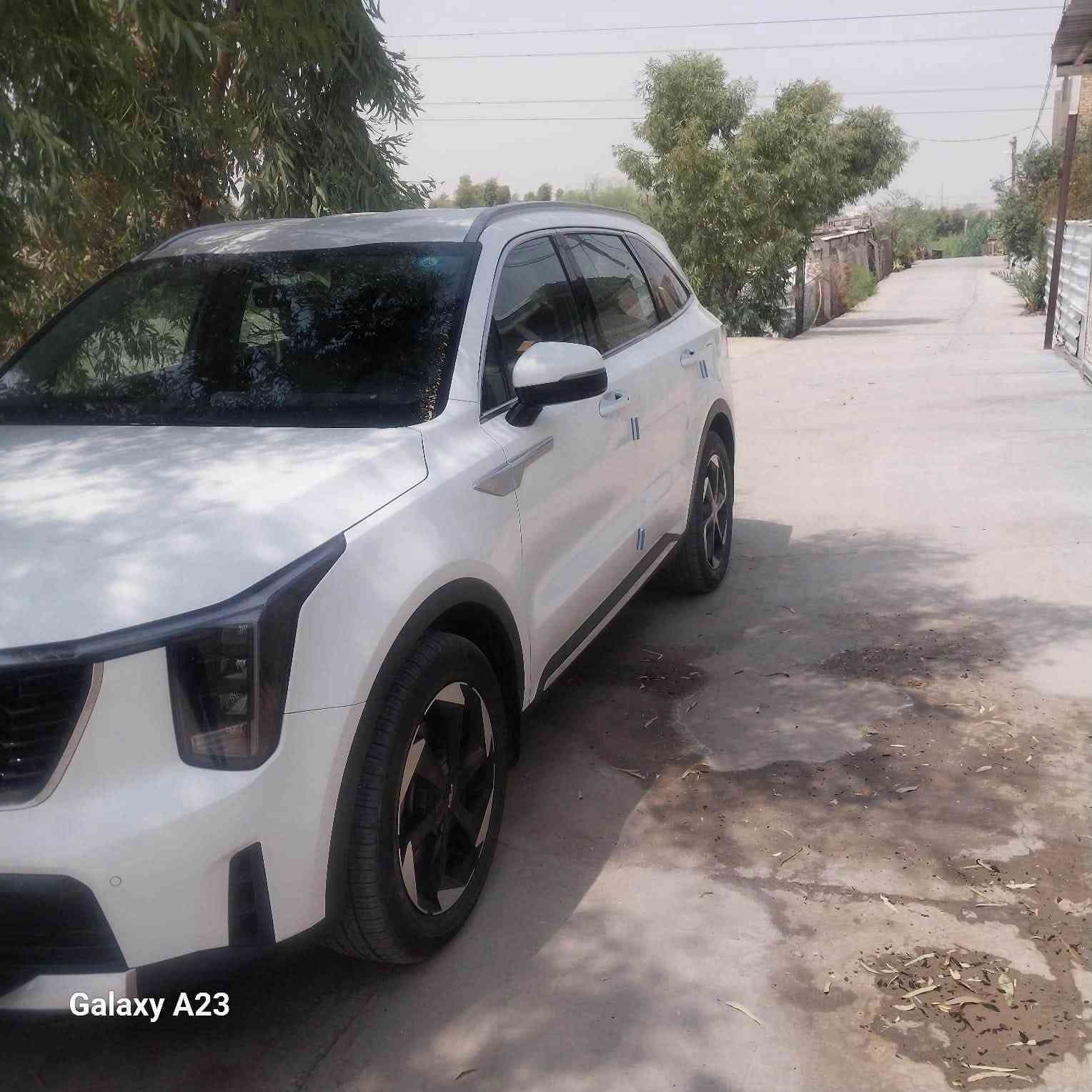 سورنتو24
مكفوله كفاله عامه
ماشيه 51
فول موصفات عدا الفتحه
سياره رقم بغداد باسمي

‭***********‬
سعر 275 $ بيه مجال حك جيه
