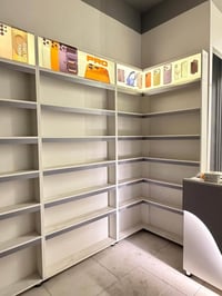 رفوف للبيع 4 رفوف مع ميز تفصال جديد العنوان بغداد الشعب 07887838689