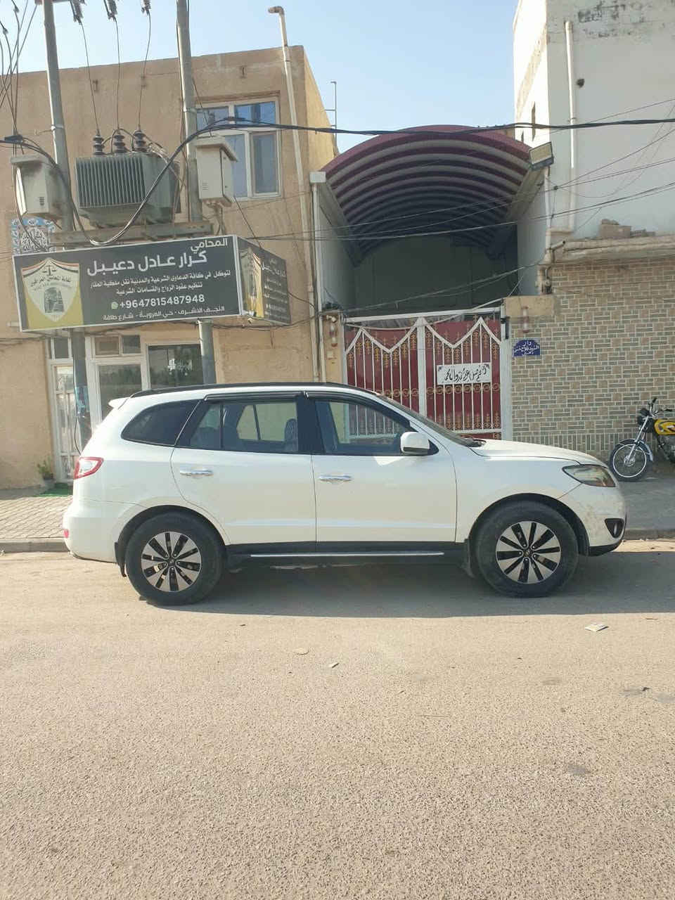 السلام عليكم
سنتافي للبيع 
موديل 2007 
السياره وارد أمريكي 
حادثه ضربه بل تكمه الاماميه وباب السايق والخلفه 
السياره جديده حيل 
6 سلندر محركه 2700 
سنويه جديده ورقم بغداد جديد 
دوشمه بلاديه 
والموصفات معروفه 
مكان السياره النجف 
السعر 100 يعني دفتر  وبيه مجال حك الجيه 
وترهم مراوس ب سنتافيه 2012
الاستفسار ‪***********
