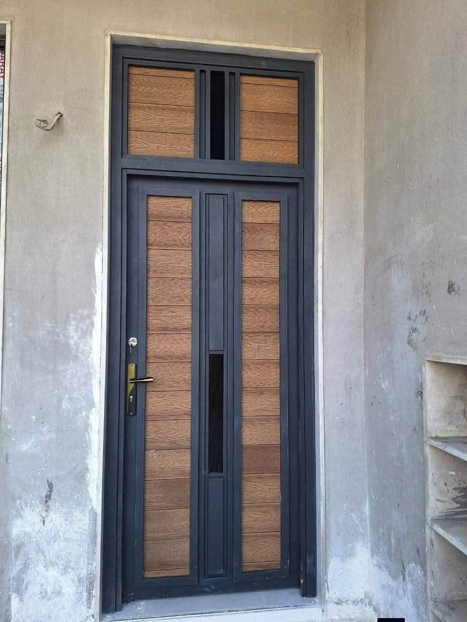 تجهيز كافة المنازل والسكلات باسعار مناسبه جدااا

🏠🚪 أناقة تحميك… وجودة تكمّل بيتك! ✨🛡️
📞 ***********  واتساب
إذا كنت تبني بيتك الجديد أو تفكر تجدّد أبواب منزلك، إحنا نوفر لك الخيار الأمثل بأعلى مستوى من الجودة والأناقة 🌟
مو بس أبواب، وإنما تشكيلة متكاملة لكل ما يحتاجه بيتك أو مشروعك من أبواب، شبابيك، محجرات ، سقائف كي سبان، والكرفانات وبمواصفات تجمع بين المتانة، الجمال، والاستعمال العملي ✅
مجموعة مميزة منالأبواب الخارجية والداخلية بتصاميم عصرية تجمع بين الفخامة، المتانة، والأمان 🤍🔒
وكذلك نوفر شبابيك عصرية تضيف لمسة جمال وتهوية مثالية، مع محجرات عملية تناسب مختلف الاستخدامات، وسقائف كي سبان المتينة للمشاريع والمساحات الواسعة، إضافة إلى الكرفانات الجاهزة بجودة عالية وتصاميم عملية تلبي احتياجاتك بكل كفاءة 🏡🏗️
🌟أبواب خارجية مصفحة توفر حماية عالية ولمسة أنيقة لواجهة منزلك 🚪🛡️
🎨 أبواب داخلية راقية تضيف جمال وفخامة لكل زاوية في البيت ✨🏡
🪟 شبابيك متينة وأنيقة بتشطيبات عصرية تناسب مختلف التصاميم
🏠 محجرات عملية بتنفيذ مرتب وجودة تضمن الراحة والاستخدام المثالي
🏗️ سقائف كي سبان قوية ومناسبة للمخازن، الورش، والمساحات الكبيرة
🚛 كرفانات جاهزة بتصاميم عملية ومواصفات تلائم احتياجات السكن أو العمل
✅ جودة مضمونة في كل منتج 💯
⏳ التزام دقيق بمواعيد التسليم 🚚
💫 تصاميم حديثة ومتنوعة تناسب جميع الأذواق 🌈
📌 موقعنا: بابل – حله مركز 
📲 للطلب أو الاستفسار، راسلنا عبر الزر أسفل المنشور أو اتصلوا على الأرقام التالية 👇
📞 ***********  واتساب
📞 *********** واتساب
🌟 اختَر الجودة اللي تستحقها… وخلي الأناقة والأمان يبدأان من أول خطوة! 🔐✨

نص مكتوب في الصور:
- معمل حدادة الشمس
- HONOR X9c