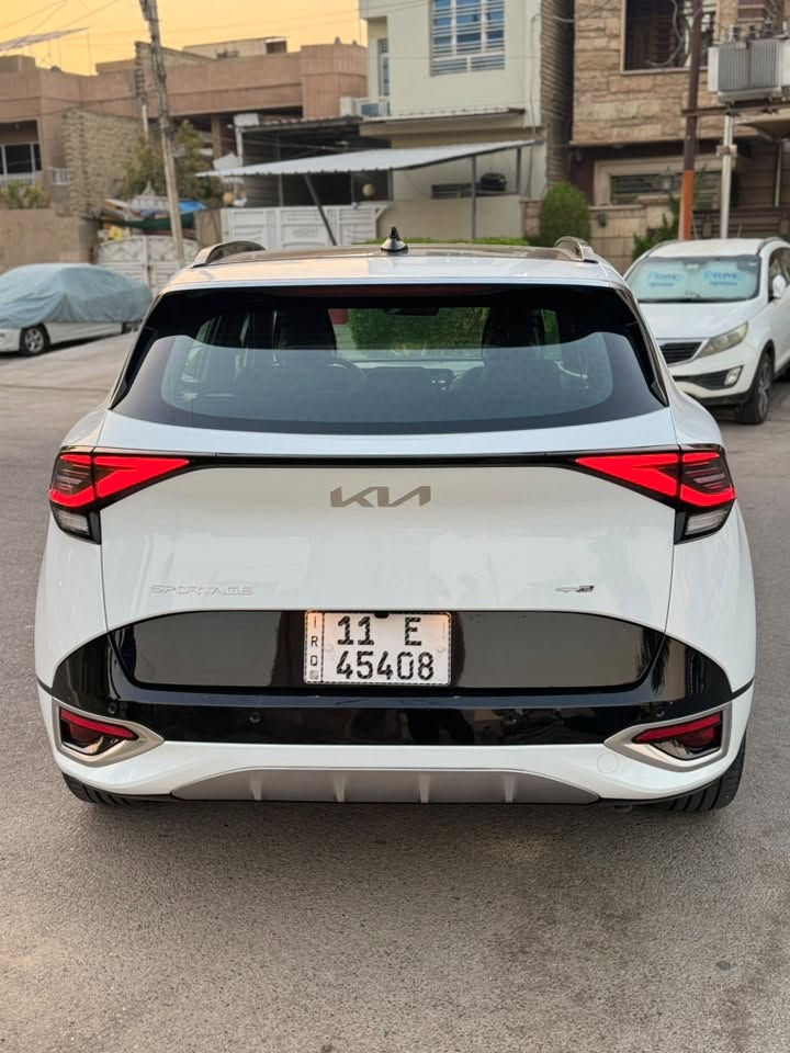 السلام عليكم للبيع كيا سبورتج GT line
موديل 2024 
معروفه مواصفات الGT تجي فول 
بنوراما 
ورادار 
وكشنات تدفئه 
كراسي فول كهرباء 
جنطه كهرباء 
وباقي المواصفات المعروفه 
ماشيه 73 الف 
مكفوله من كلشي عدى مكانين بارد وما مبين 
مكاني بغداد 
السعر 206 وبيها مجال بسيط 
للاستفسار ***********
