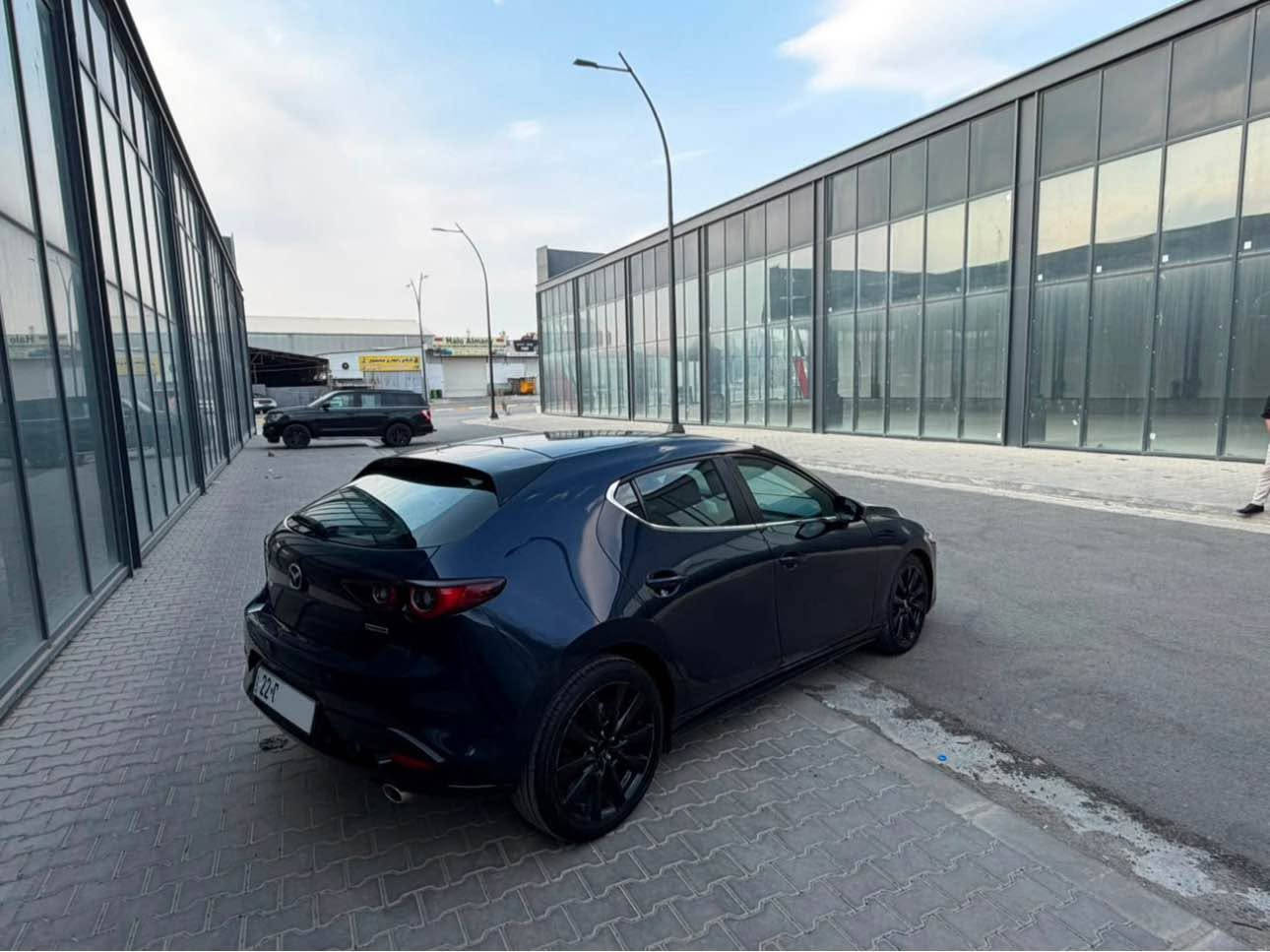 MAZDA 3 HATCHBACK 2022

مازدای ٣ هاشباک ٢٠٢٢

ماشاءاللە
نموونەی جوانی و هەیکەل
بێ تۆربۆ • بێ دەبڵ ئەکسل

بۆیاخ:
سێ پارچەی سەکنی بۆیاخە، بێ ناوگرتن، ئێرباگ بەس شانی سەکن تەقیوە و داندراوەتەوە.

مواسەفات Hatchback:
بەسمە • شەغال • کامل ڕادار • ئۆتۆ ستۆپ • ئۆتۆ هۆڵد • برێک بەسمە • دەبڵ گێڕ (عادی، ئۆتۆماتی) • ٣ مۆدی لێخووڕین • تەحەکووماتی کاملی سەرسووکان • دەبڵ ئەگزۆز • لایتی پێشەوە (زینۆن، عەدەسە، لیدی کامل) • لایتی پشتەوە (کامل لید و ئەڵقە) • زۆر مواسەفاتی تر…

کامل سێرڤس کراوە

گێڕ، مەکینە، کارابایات و تەبرید بەشەرت
گێڕ و مەکینە نەکراوەتەوە بە شەرت.

تەحویل غرامە بە شەرت.
ڕەقەم و سەنەوی تا ٢٠٢٨ تازەیە.

📍 ناونیشان: سلێمانی

📞 پەیوەندی :

☎️ ***********
☎️ ***********

📲 بۆ زانیاری زیاتر، پەیوەندی بکەن. السليمانية, العراق
