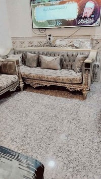 تخم • صوفا