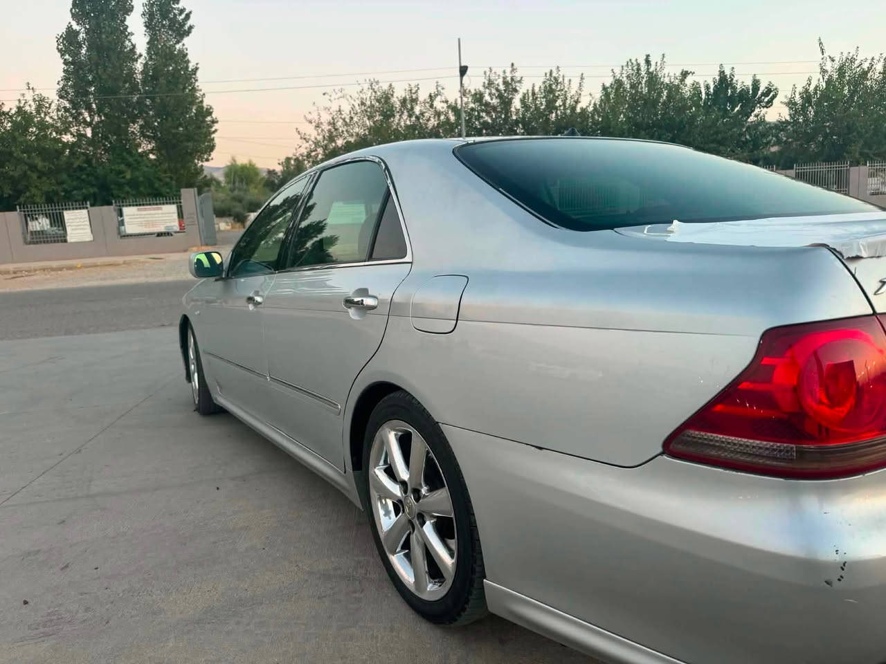 شاهینە 2007مووس 
بچوک بە گەورە
سپۆرت ناو رەش
دنگەی ستیل
چوار دوگمە
گیرومە کینە و تە برید بە شە رت 
کامل مە سرە ف کراو دیناریک مە سرە فی نیە 57کە میک مە جال لە هە لبجە ی شە هیدم 
***********
