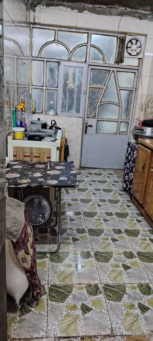 بيت للبيع/حي الرحمه مقابل سياج المستوصف موقع حلو
المساحه 115م يحتوي ع(استقبال--وصاله--وغرفه--صحيات--مكشوفات2--ومخزن--)السعر 53 وبي مجال (***********)
