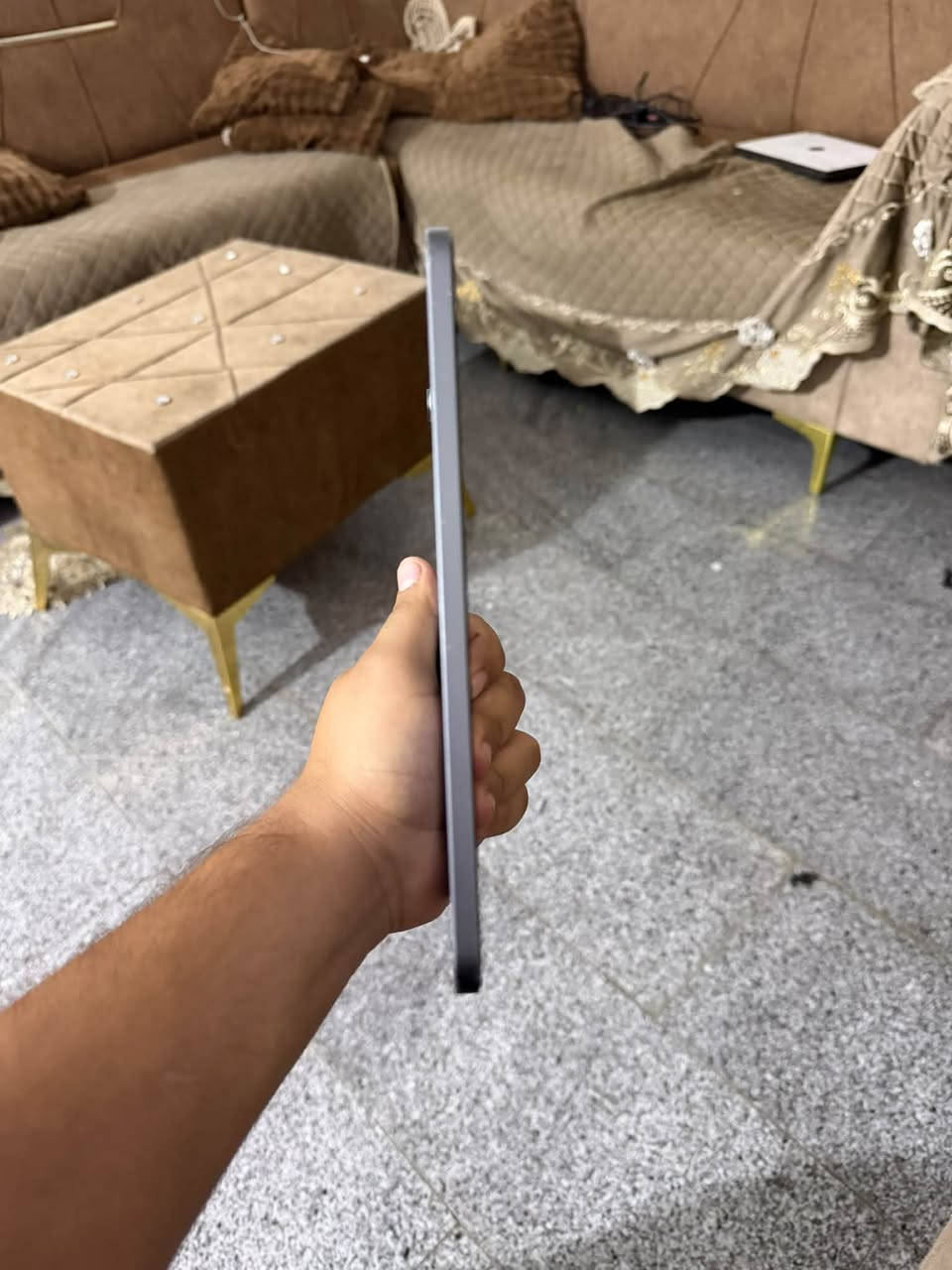 ‏سلام عليكم عندي ايباد مني 6 للبيع سعر
‏مناسب فقط ايباد بدون ملحقات ذاكرته 64
‏بطاريتها 89 مكاني بغداد
‏رقم الهاتف ***********
