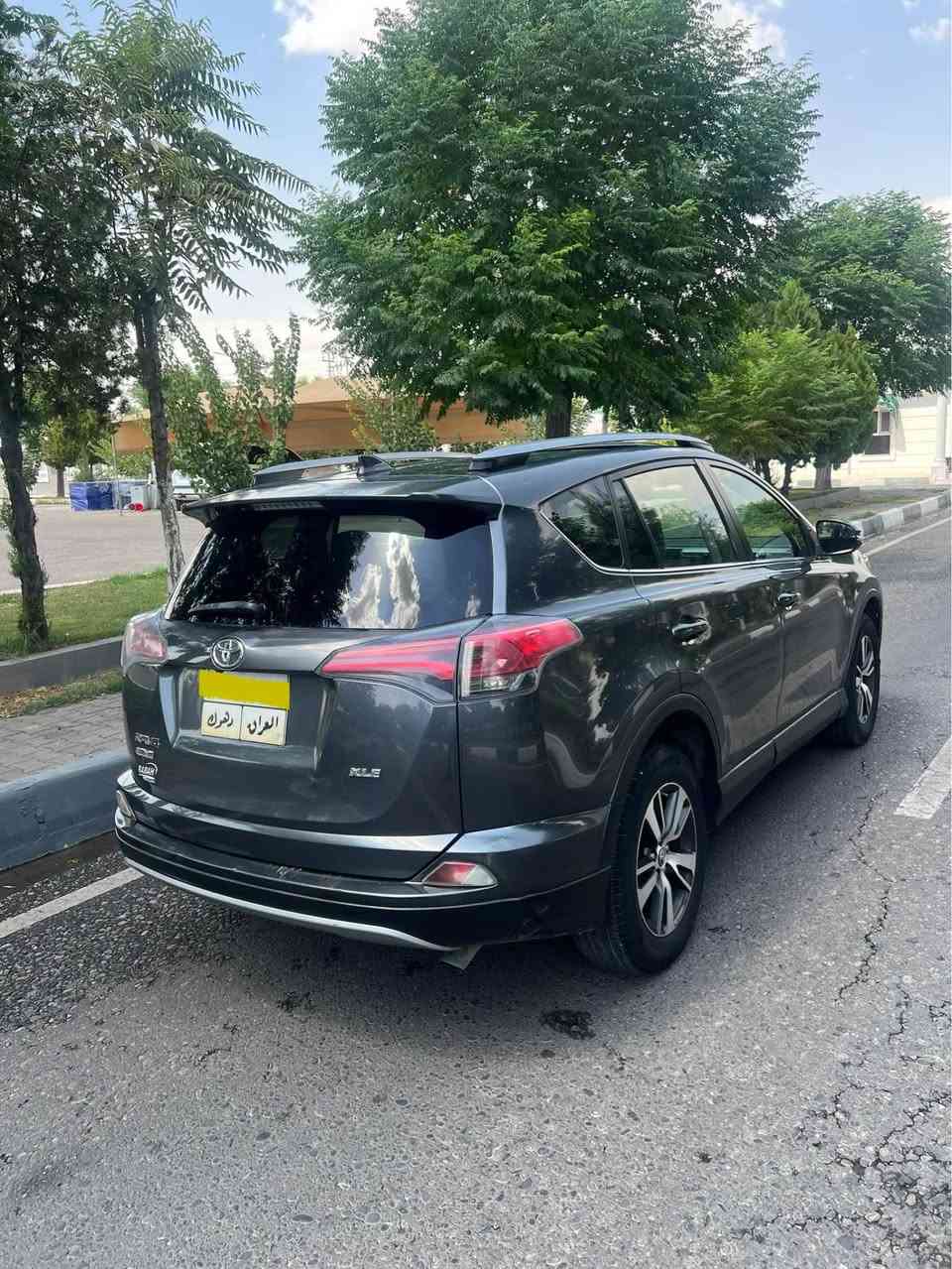 رافور 2017  نفطي 4 قطعه صبغ بدون داخلي مواصفات XLEفول فتحة سقف ماشية 149 مايل گيرومحرك شرط سعر 12900$ مجال 1400$ غرامه ينزل من سعر تلفون *********** عنوان /. زاخو زاخو, دهوك
