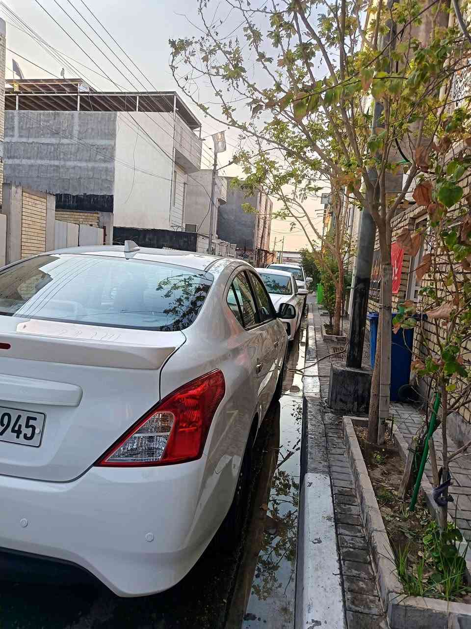 السلام عليكم للبيع سياره نيسان صني هندي ٢٠٢٤ أربيل بأسم شركه سنويه لغاية ٢٠٣١ كفاله عامه ماعدا الجاملغ الأمامي الأيسر صبغ بدون دواخل وبدون فتح ماشيه ٢١ وكاله مجانيه السعر ١١٨ وبيها مجال بسيط مكاني البصره ياسين خريبط ت***********ت *********** وسلامتكم

