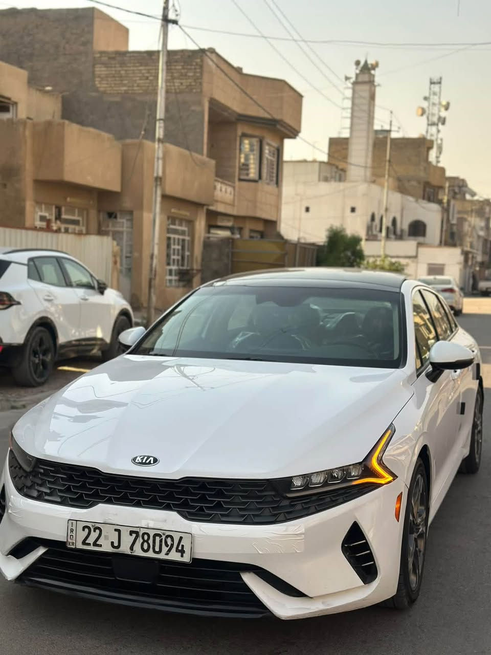 السلام عليكم حبايب 🩶
🚘 للبيع كيا K5 EX موديل 2021 فول مواصفات، اللون ابيض ، وارد أمريكي، سيارة نظيفة جداً، جاهزه ومناقصها اي شي 

✨ المواصفات:

* محرك 1Turbo 1600 

* جير أوتوماتيك 8 سرعات.

* بانوراما طكتين 

* 4 أوضاع قيادة: Smart - Custom - Sport - Normal

* قيادة شبه ذاتية (Lane Following Assist).

* مثبت سرعة ذكي (Smart Cruise Control).

* تحذير الخروج عن المسار مع تصحيح المسار.

* بريك طوارئ تلقائي (Automatic Emergency Braking).

* نظام الثبات الإلكتروني (ESC).

* نظام مانع الانزلاق (Traction Control).

* مراقبة النقطة العمياء (Blind Spot Monitoring)

* كاميرا خلفية مع حساسات أمامية وخلفية.

* شاشة كبيرة تدعم Apple CarPlay وAndroid Auto.

* نظام صوت BOSE الأصلي.

* تشغيل بصمة وبصمة أبواب (Smart Key).

* تشغيل عن بعد.

* مرايا شفط وقلاب كهربائية.

* فتحة سقف بانوراما.

* مقاعد جلد باللون الاسود 

* مقاعد أمامية كهربائية.

* تبريد وتدفئة للمقاعد الأمامية.

* تدفئة المقود.

* ميموري (Memory Seat) لمقعد السائق.

* شاحن لاسلكي.

* مكيف أوتوماتيك دبل زون.

* إنارة LED أمامية وخلفية.

* حساسات إنارة أوتوماتيكية.

* Auto Hold.

* فرامل يد إلكترونية (EPB).

* الدشبول صاجي 

📌 العداد: 75  ألف Mile.

📌 الحادث: كما موضح بالصور 

📌 السيارة بدون إيرباك، بدون لغود، بدون شواصي، وبجم كبس 

📌 رقم أربيل حره بأسمي تحويل ثاني يوم مكاني بغداد غزاليه اي استفسار *********** السعر 143
