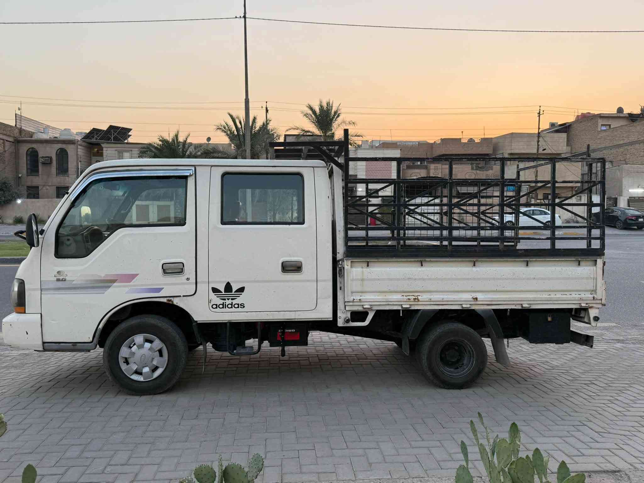 السلام عليكم
كيا فونتيرا  2002
رقم بغداد تحويل مباشر 
سنوية لل28
محرك كير كفالة 
تبريد شغال 
سيارة خير من الله مال جناي 
مكانها بغداد البياع شرطة الخامسة
للتواصل:***********
متواجد واتس اب
